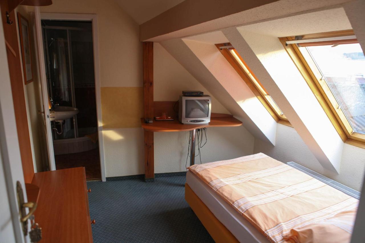 Barokk Antik Guest House Kecskemét Exteriör bild